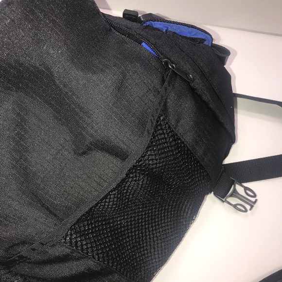 Travel shoulder bag - Picture 7 of 8